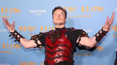 Elon Musk booed at Dave Chappelle show amid Twitter anger