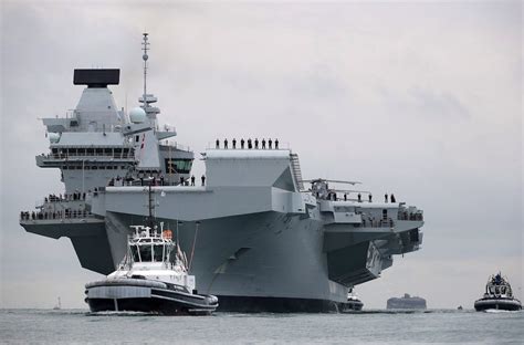 PHOTOS: UK's Biggest Warship HMS Queen Elizabeth Sails Into Portsmouth – gCaptain