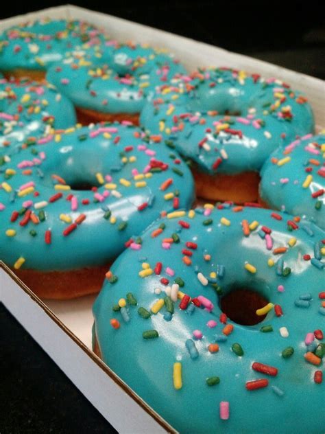 Donut azul - Blue donut #blue donut @donutloverss | Mini donuts, Brunch de aniversário, Donuts