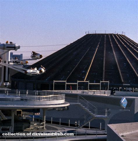 Davelandblog: Space Mountain Construction