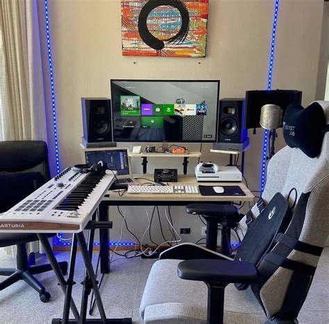 10 Modern Home Studio Setups That Nail The Vibe in 2020 | Home studio setup, Home recording ...