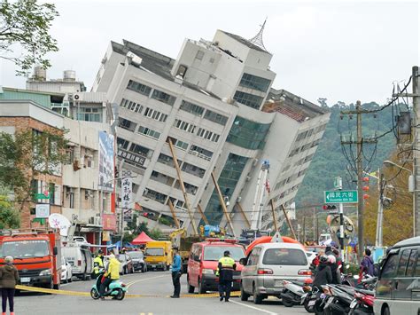 Taiwan Earthquake / Taiwan Earthquake Rescuers In Frantic Search For Missing Bbc News | isaac ...