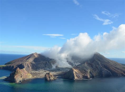 Minor eruption at Whakaari/White Island - GNS Science | Te Pῡ Ao