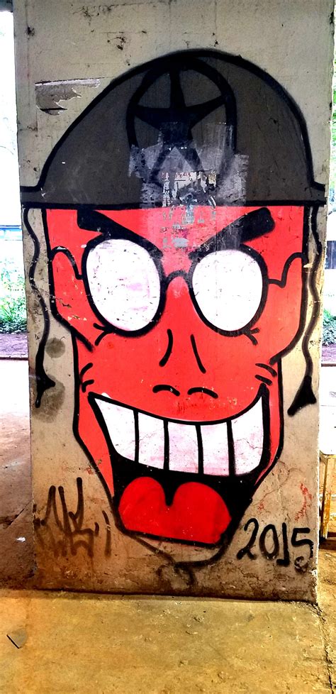 São Paulo, Brasil - Street Art & Graffiti - This selection of street art comes from the Minhocão ...