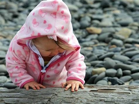 Driftwood Baby | This is a baby learning to crawl using drif… | Gregg Vaughn | Flickr