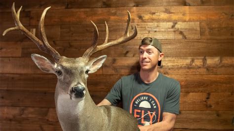 My First Trophy Whitetail Mount is HERE!!!! - YouTube