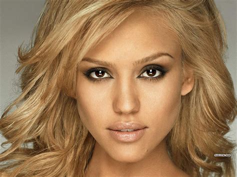 Jewelry, Fashion and Celebrities: Jessica Alba Blonde Hair