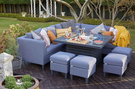 Small deck ideas: 14 stylish ways to optimize less-than-large decking | Gardeningetc