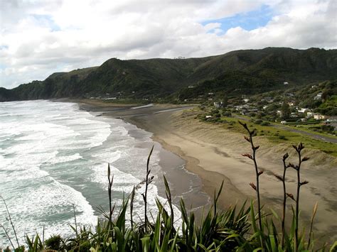 Muriwai Beach | Muriwai Beach, on the west coast of New Zeal… | Flickr