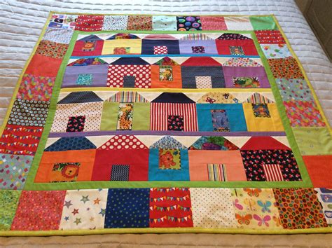 Scrappy House Quilt Finished! - Quiltingboard Forums