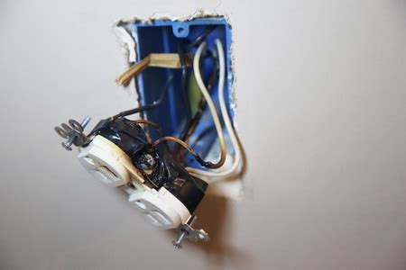 Look Out for Faulty Electrical Wiring in Your Home - First Choice Inspectors