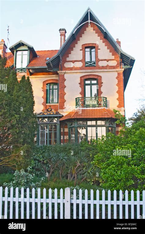 Arcachon villa hi-res stock photography and images - Alamy