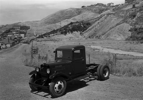 A stylish Vintage truck... | Bedford truck, Photo record, Record history