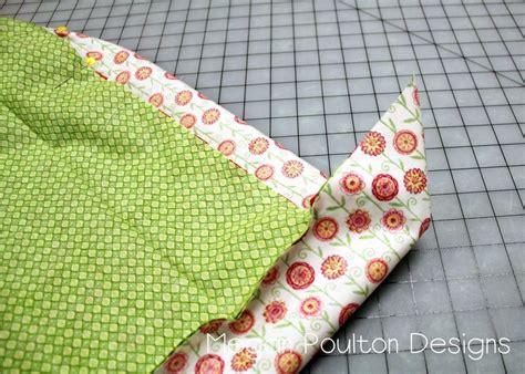 Self Binding Blanket Tutorial | | Self binding blanket, Self binding ...