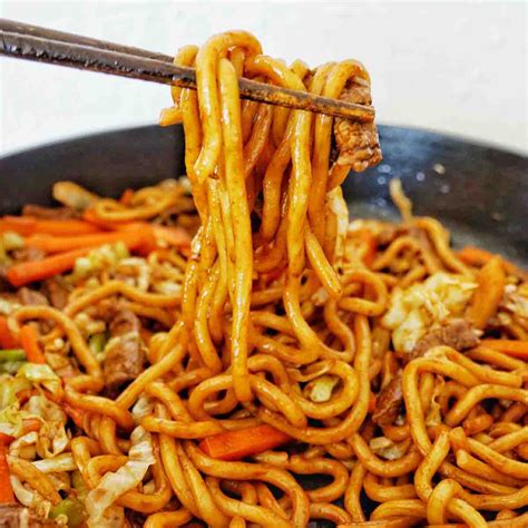 Beef Yaki Udon (Easy Japanese Stir Fried Noodles) - Sweet Caramel Sunday