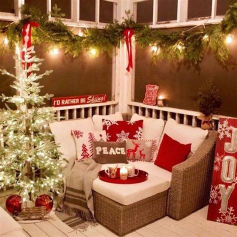 40 Fabulous Christmas Patio Decor Ideas - PIMPHOMEE