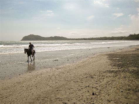 Middle tide at Playa Samara | Greg | Flickr