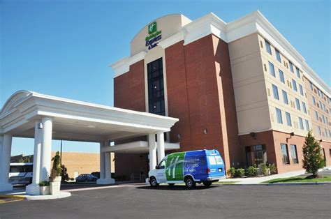 HOLIDAY INN EXPRESS HOTEL & SUITES NORFOLK INTERNATIONAL AIRPORT $80 ...