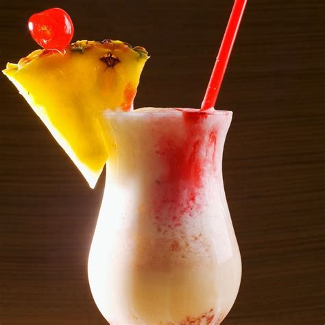 How to make a Lava Flow cocktail like the ones in Hawaii - Hawaii Magazine