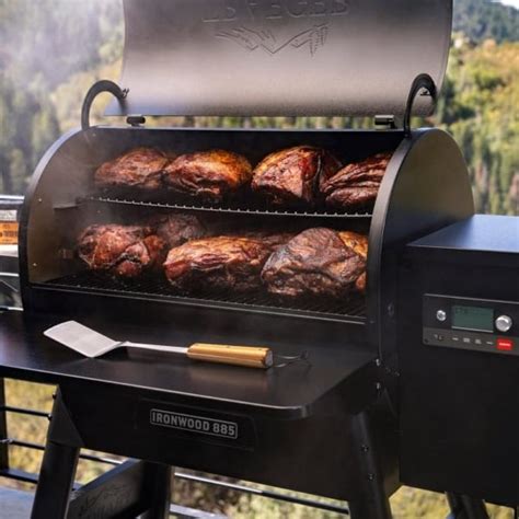 Traeger Ironwood 885 - Burns Feed Store