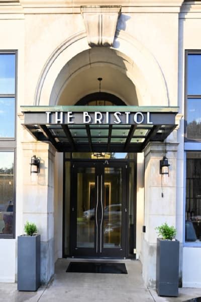 Staying at The Bristol Hotel - Bristol, Virginia - My Home and Travels