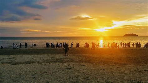 Malaysia: Borneo, Sabah – Karambunai Beach Near Luxurious Resort, and the Sunset (en.infoglobe.cz)