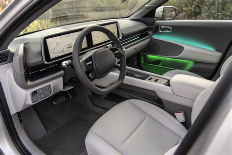 The 2023 Hyundai Ioniq 6’s interior lighting might cheer you up - Ars Technica