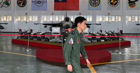 How to Prevent an Accidental War Over Taiwan | Foreign Affairs