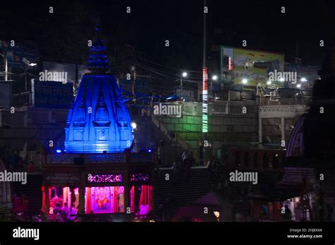 A night view of the Yamraj Temple at Har Ki Pauri Ghat, Haridwar, Uttarakhand, India Stock Photo ...