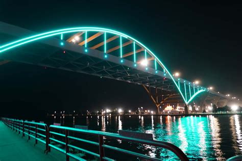 Night Lights: Hoan Bridge officially begins illumination along the lakefront every evening ...