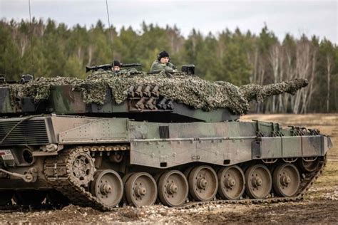 Poland delivers first Leopard 2 tanks to Ukraine