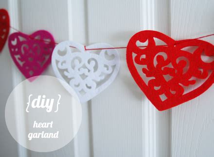 {diy} {Valentine’s 5 of 7} Easy Heart Garland | Chickiedee