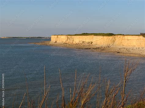 Foto de Charente-Maritime - La Rochelle - Pointe de Queille et falaise de la Repentie do Stock ...