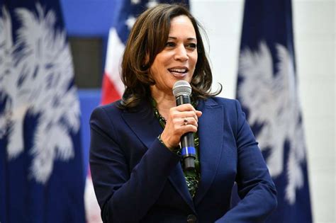 Kamala Harris Biography, Age, Wiki, Height, Weight, Boyfriend, Family & More