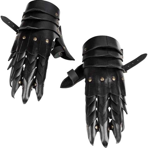 Clawed Leather Gauntlets