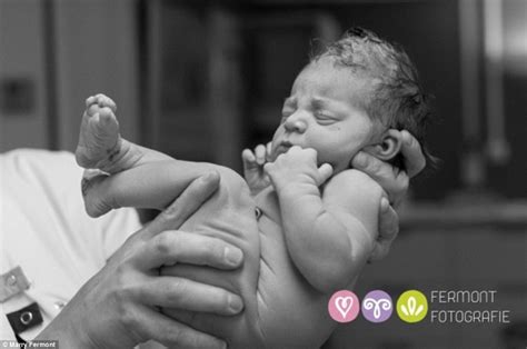 Amazing Photos Capture Newborn Babies’ First Moments After Birth | LifeNews.com