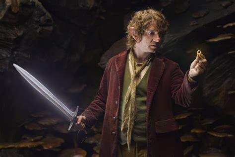 The Hobbit Martin Freeman as Bilbo Baggins with One Ring and Sting ...