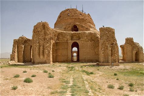 The Sassanid Palace at Sarvestan (Persian: کاخ ساسانی سروستان‎ kakh-eh ...