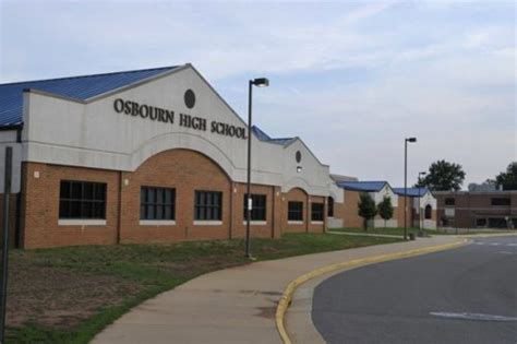 Osbourn High to dedicate gym floor to teacher, coach Barry Sudduth