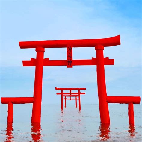 Visit Japan: During high tide the torii gates of Oouo Shrine (in Saga ...