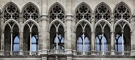 Examples And Characteristics Of Gothic Architecture - WorldAtlas