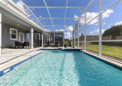 Best Florida Vacation Rentals with Pools - Florida Rentals Blog