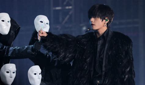 BTS's V Appears With Stunning All-Feathered Coat For 'Singularity' In "LOVE YOURSELF : SPEAK ...