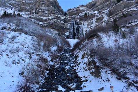 Bridal Veil Falls in Winter - Utah's Adventure Family