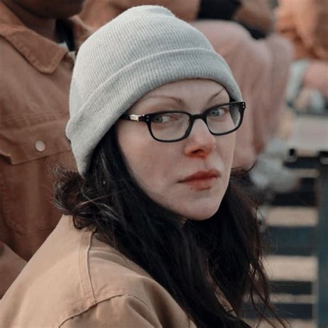 Bom dia amores Esse narizinho vermelho 😍 #lauraprepon #alexvause #oitnb Laura Prepon, Alex Vause ...