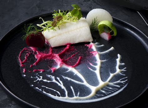 Steamed Greenland halibut with marbled purée of root vegetables - Royal Greenland A/S