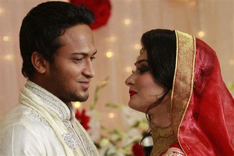 Shakib Al Hasan Wedding Pictures with Wife