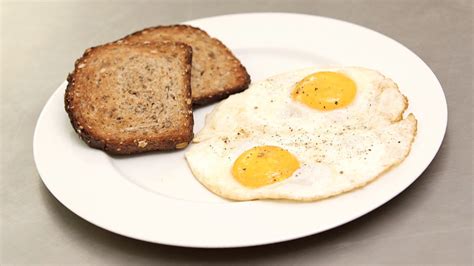 Video: How to Cook a Sunny-Side Up Egg | Martha Stewart