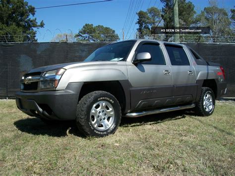 2003 Chevrolet Avalanche 1500 Z71 Crew Cab Pickup 4 - Door 5. 3l