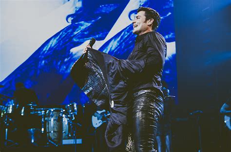 Chayanne 'En Todo Estare' Tour Photos | Billboard